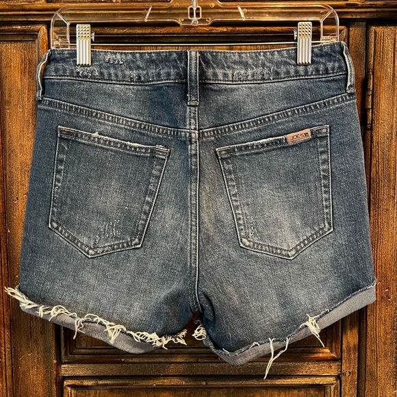 Joe’s Jeans NWOT mid rise distressed cuffed denim shorts spring summer beach - Picture 4 of 7